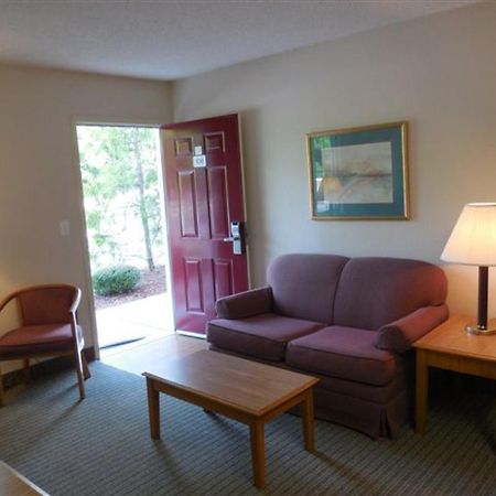 Affordable Suites Шелби Экстерьер фото