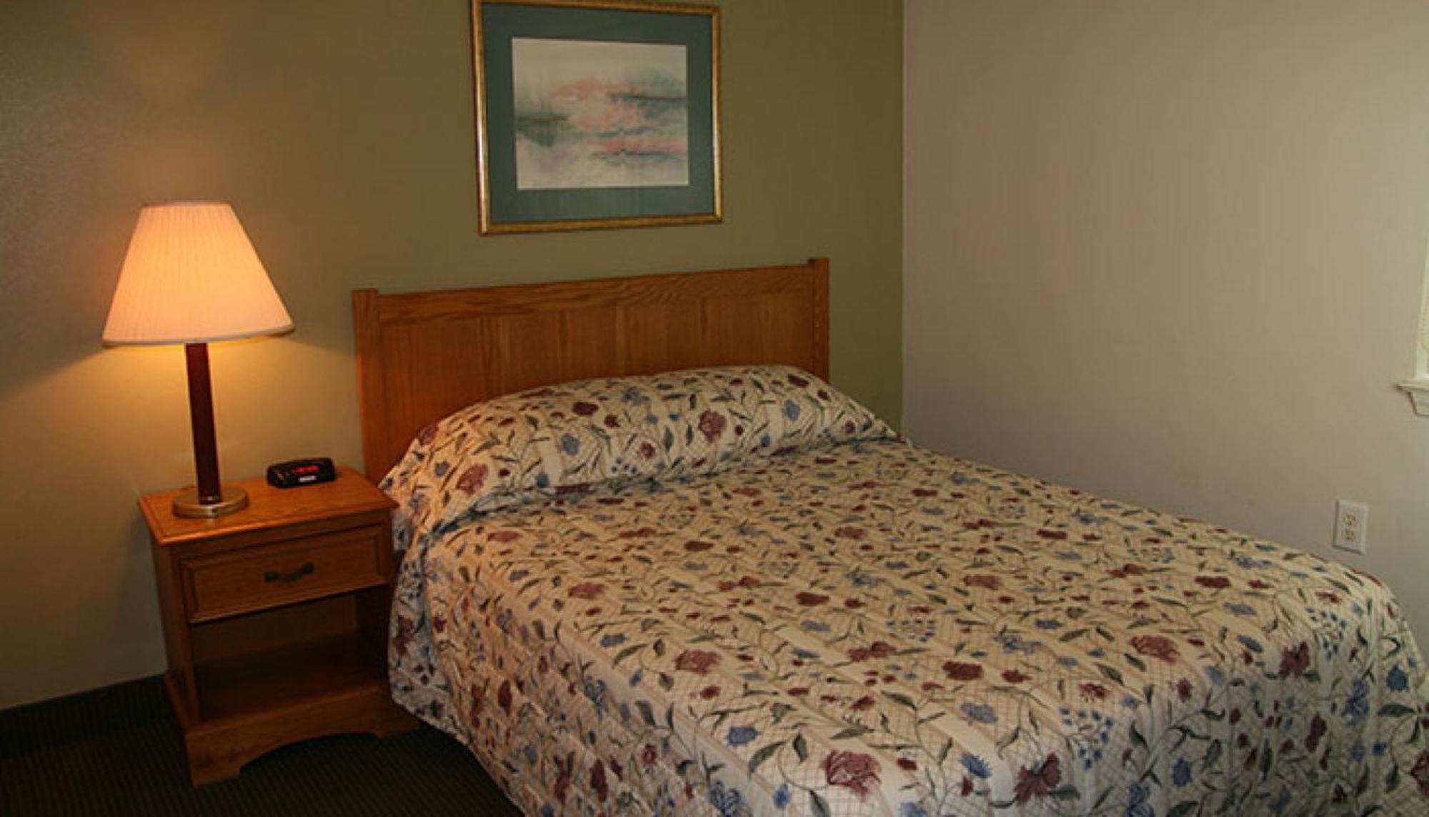 Affordable Suites Шелби Экстерьер фото